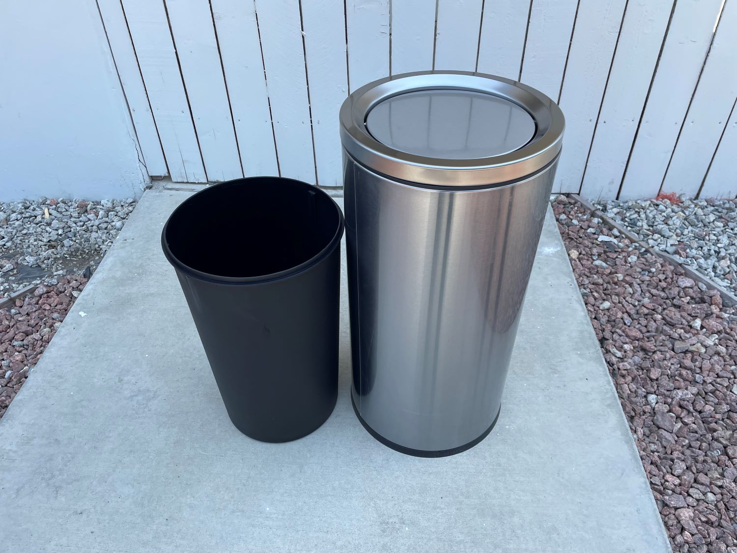 Commercial 30 Gal Stainless Steel Trash Can - Durable / Stylish 