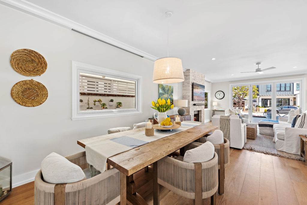 Aesthetic picture window