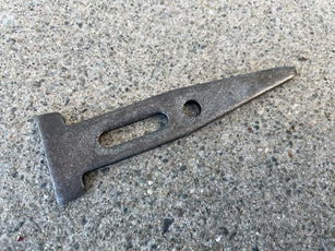 arrow or triangle shaped wedge anchor bolts are more versatile
