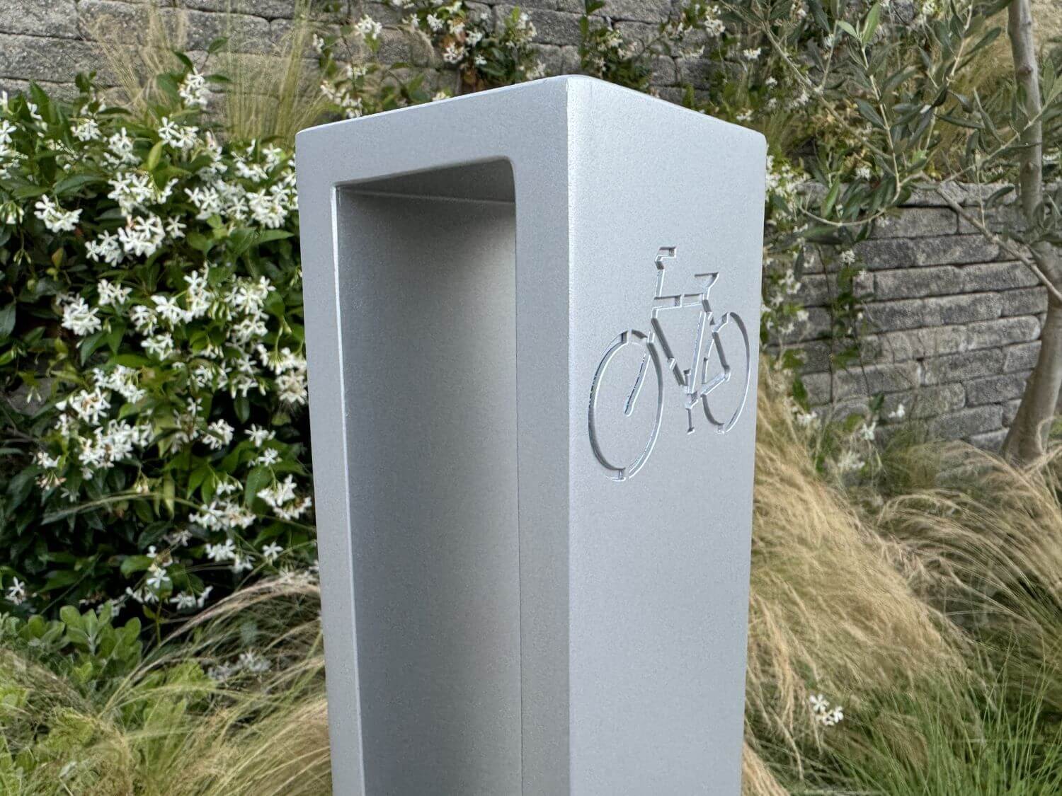 Modern Commercial Bike Rack: Aluminum Cast - Sandbaggy