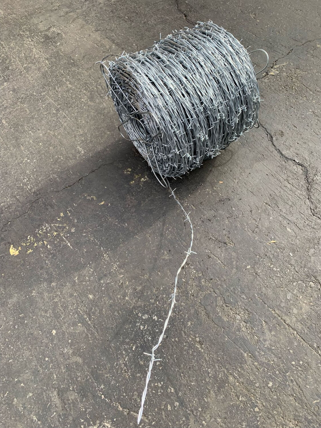 Barb Wire Rool 12.5 Gauge High Tensile Barb Wire Roll (1320 ft) - 2 Point Barb – Sandbaggy