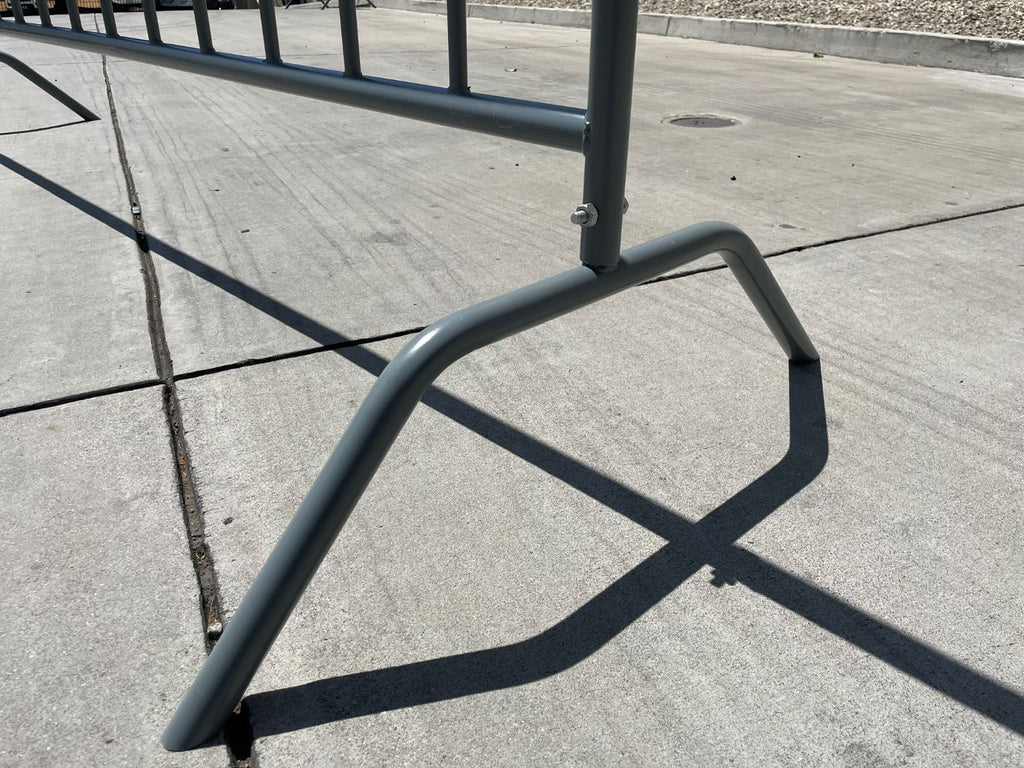 crowd control barriers with removable feet