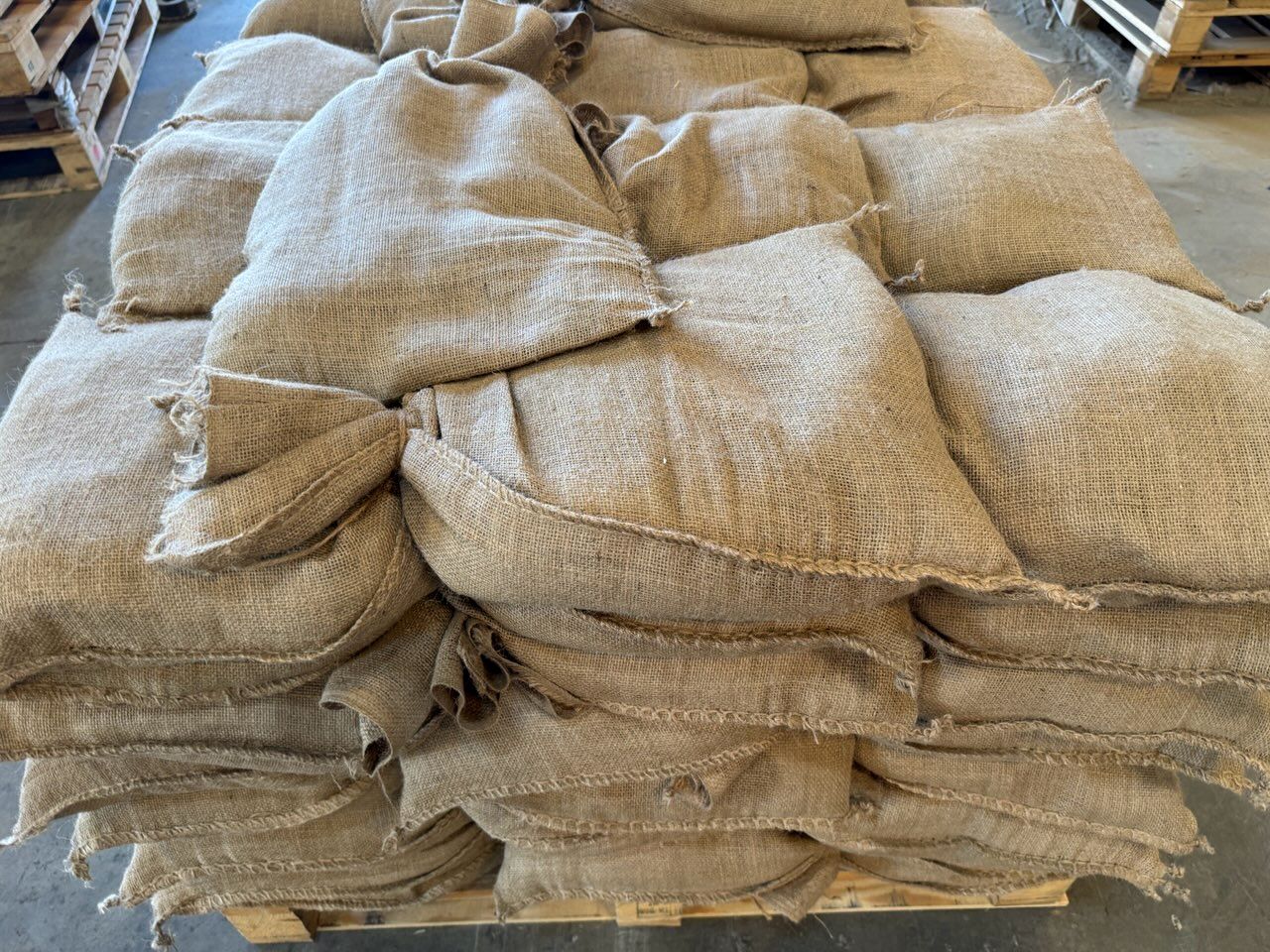 Burlap bags for discount sandbags