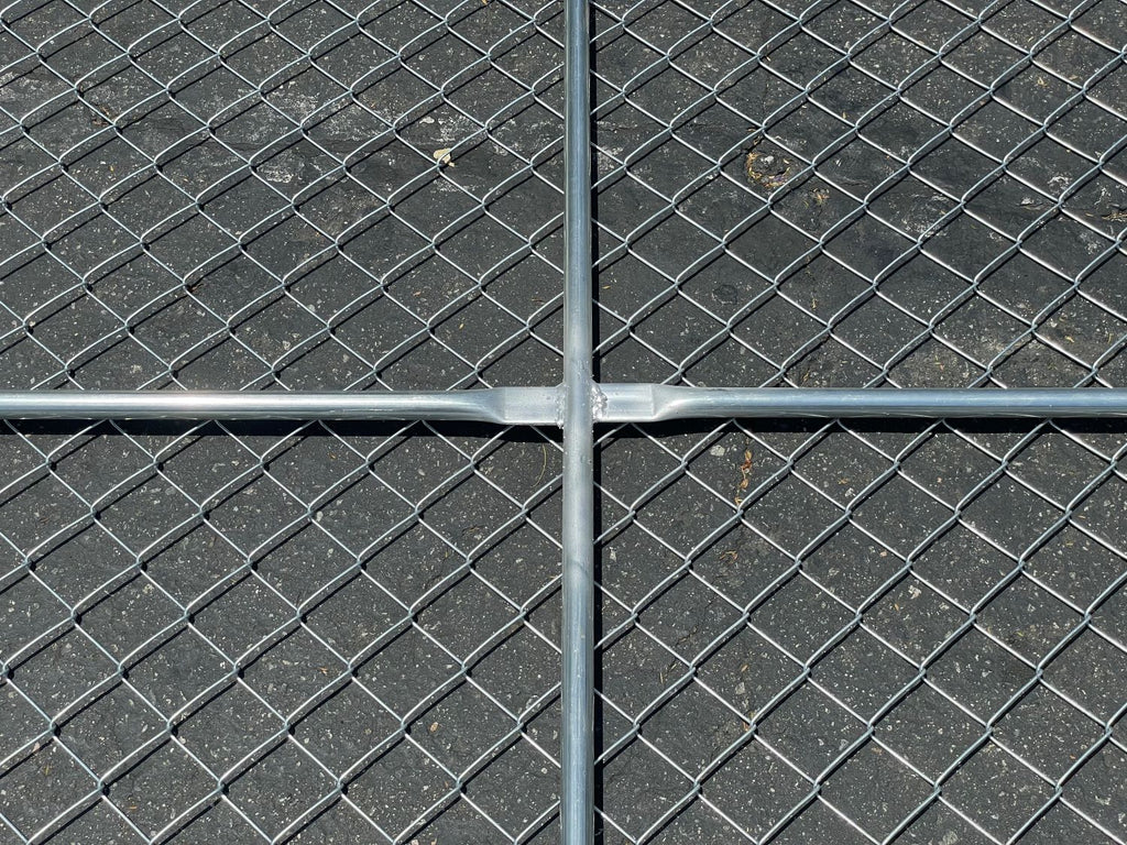 temporary chain link fence panels with vertical and horizontal cross bars