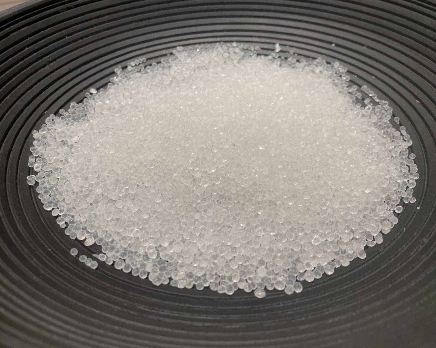 White Silica Gel Beads - Non-Toxic Desiccant Bags 0.94 lbs