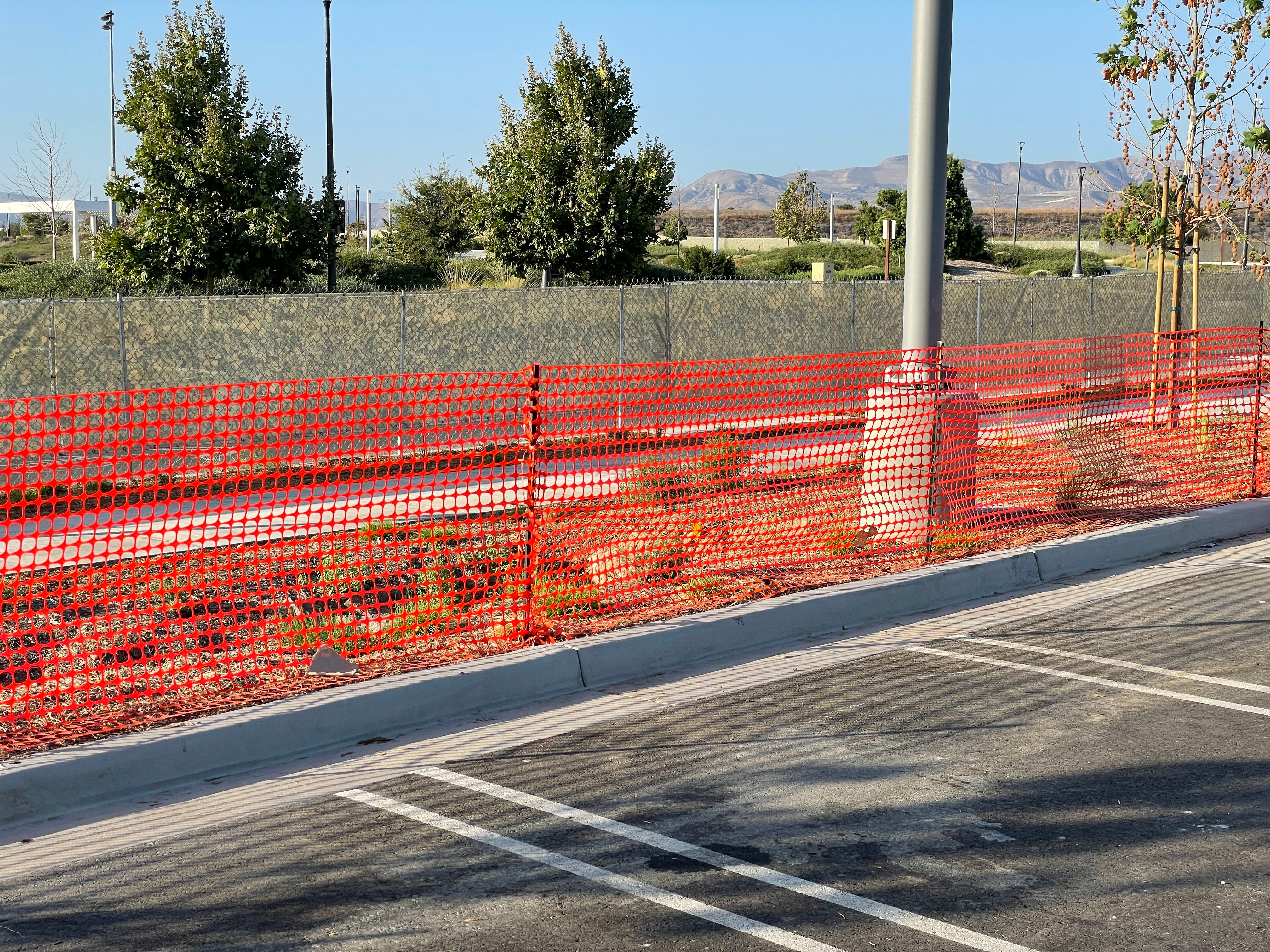 ESA Orange Safety Fence | 4 ft by 100 feet | 17 lb Roll | Meets DOT  Standards | 225 lbs Tensile Strength