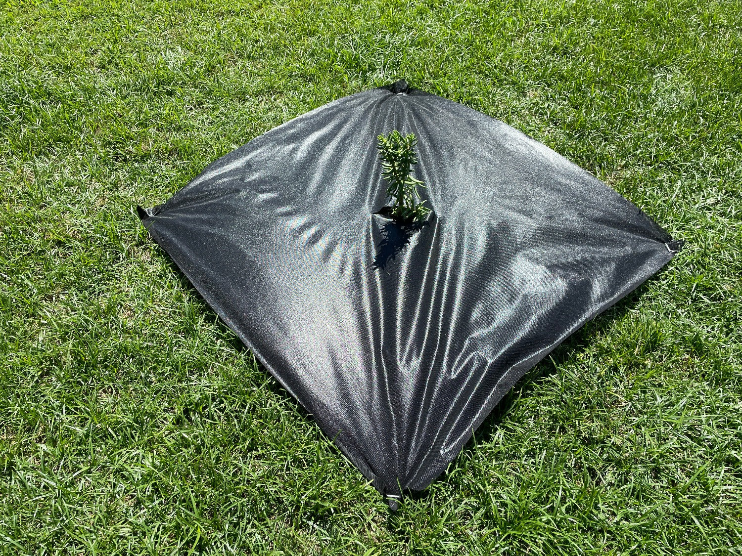 Tree Weed Barrier Mats - 3 ft x 3 ft Tree Squares - Sandbaggy