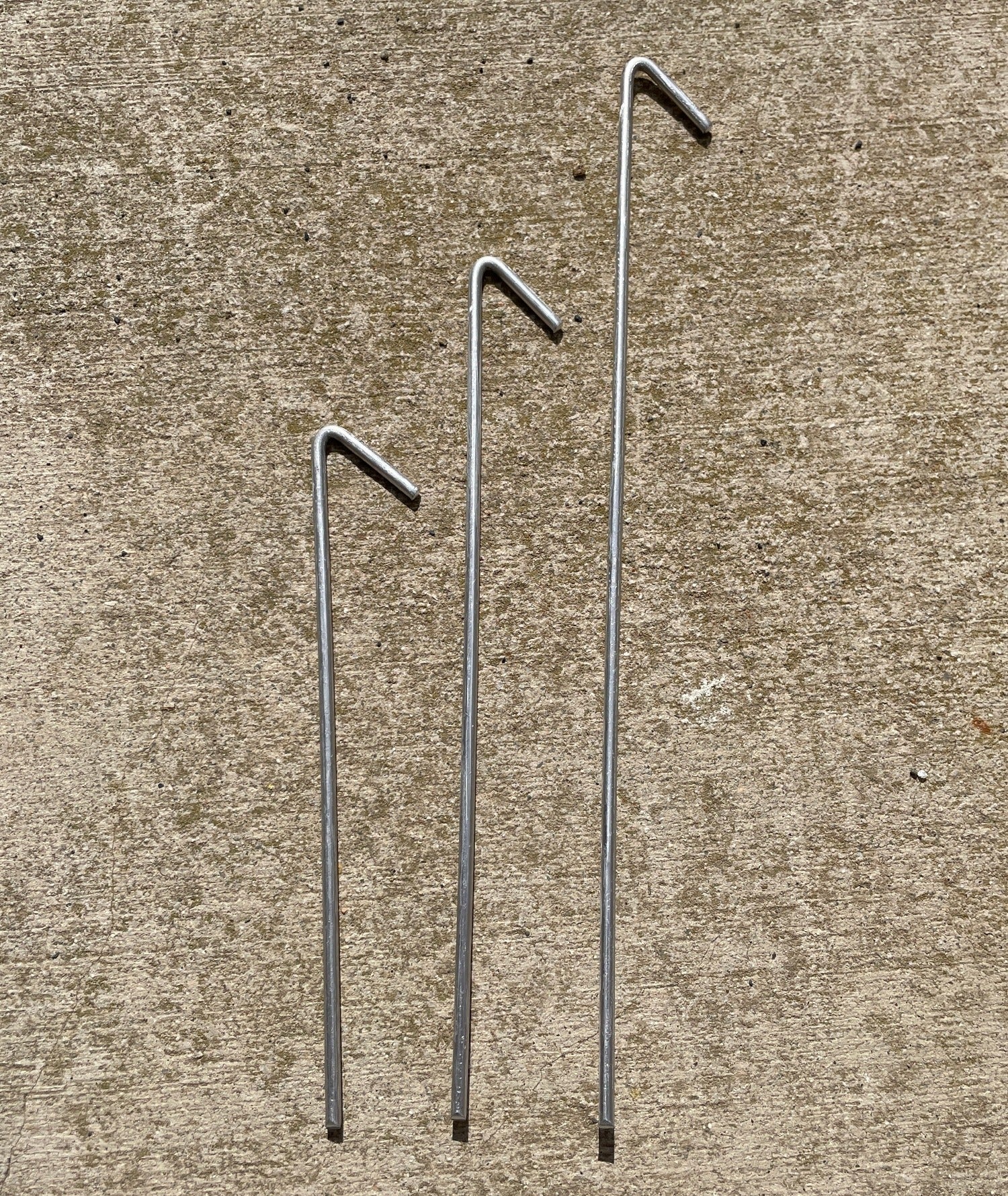 Chain Link Fence Wire Ties Made of 9 Gauge Aluminum Sandbaggy