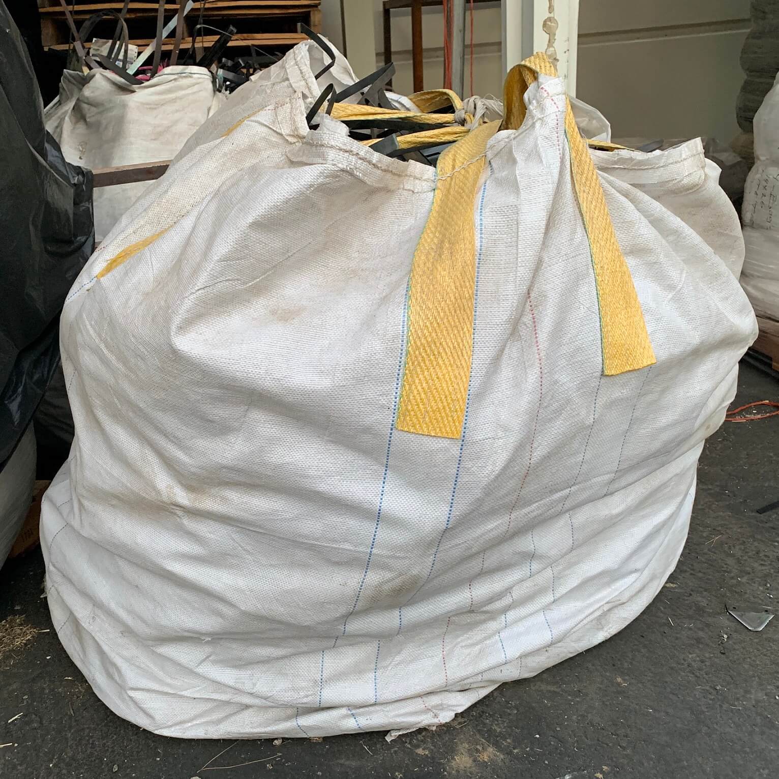 Big Bag, FIBC woven transport bags shredding for recycling and disposal