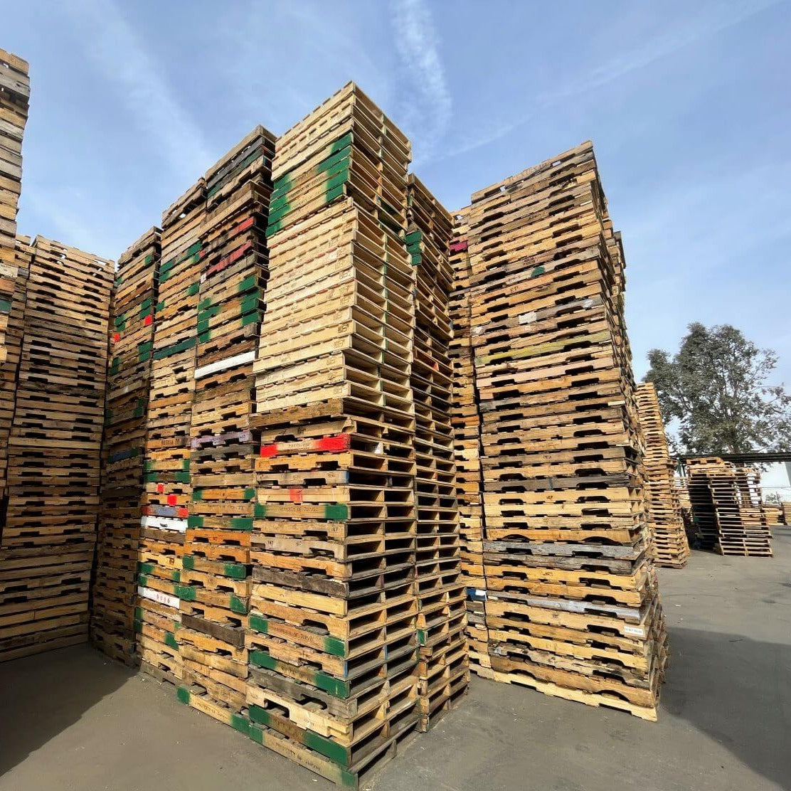 Recycled Wood Pallets For Sale - 4 Way Entry - Sandbaggy