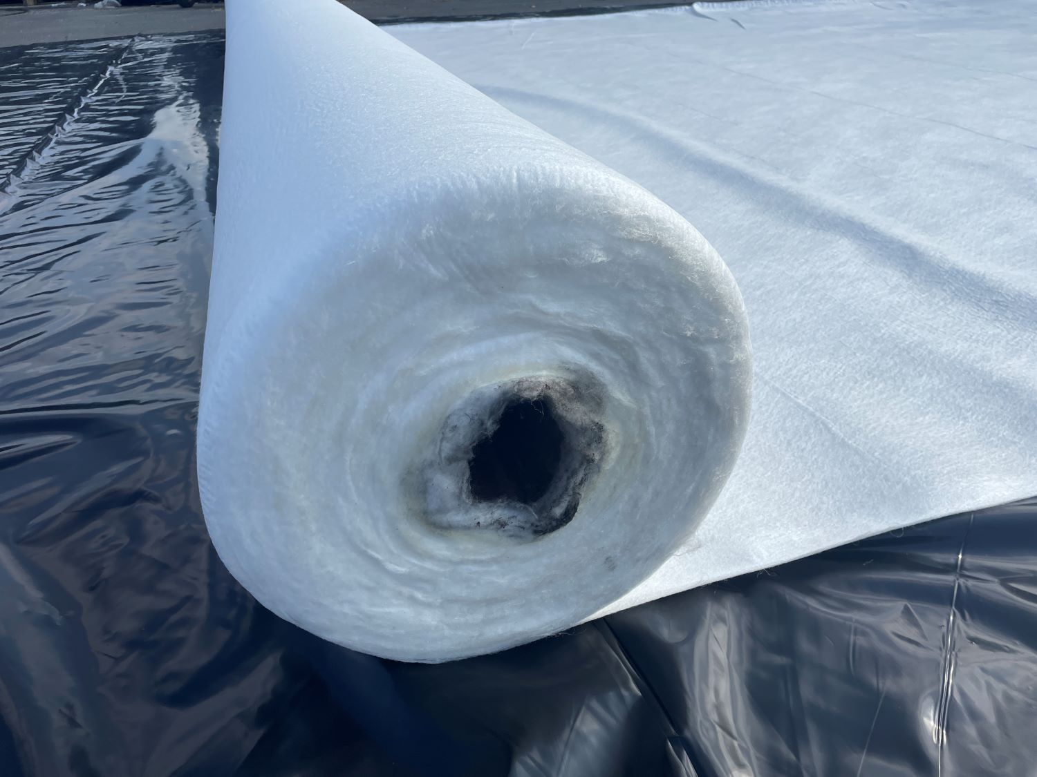 White Landscape Fabric Rolls - Weed Barrier (UV Resistant) – Sandbaggy